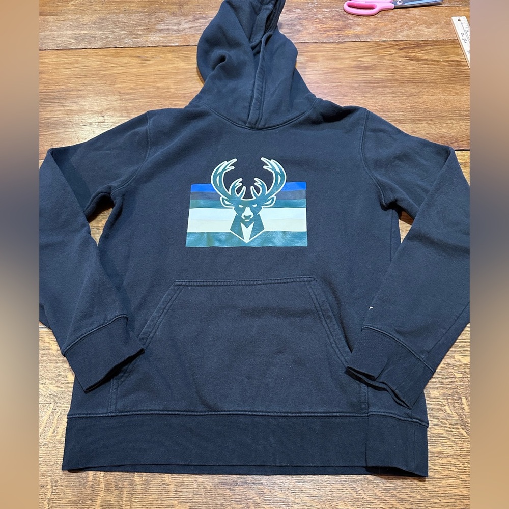 NBA air Jordan Milwaukee Bucks boys hoodie sz large‎ 14-16